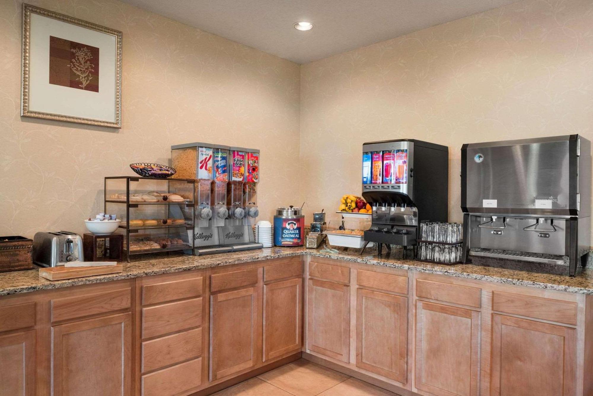 Hotel Country & By Radisson, Stevens Point, Wi 3*